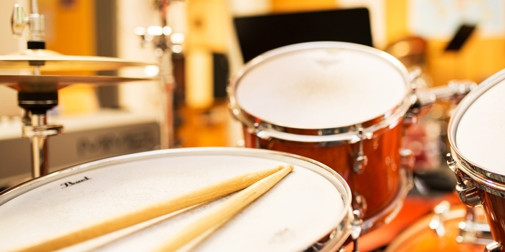Schlagzeug im Unterrichtsraum  ©C. Worsch