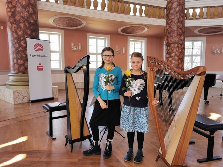Harfen-Duo Helene Reuther (links) und Karla Schleenvoigt